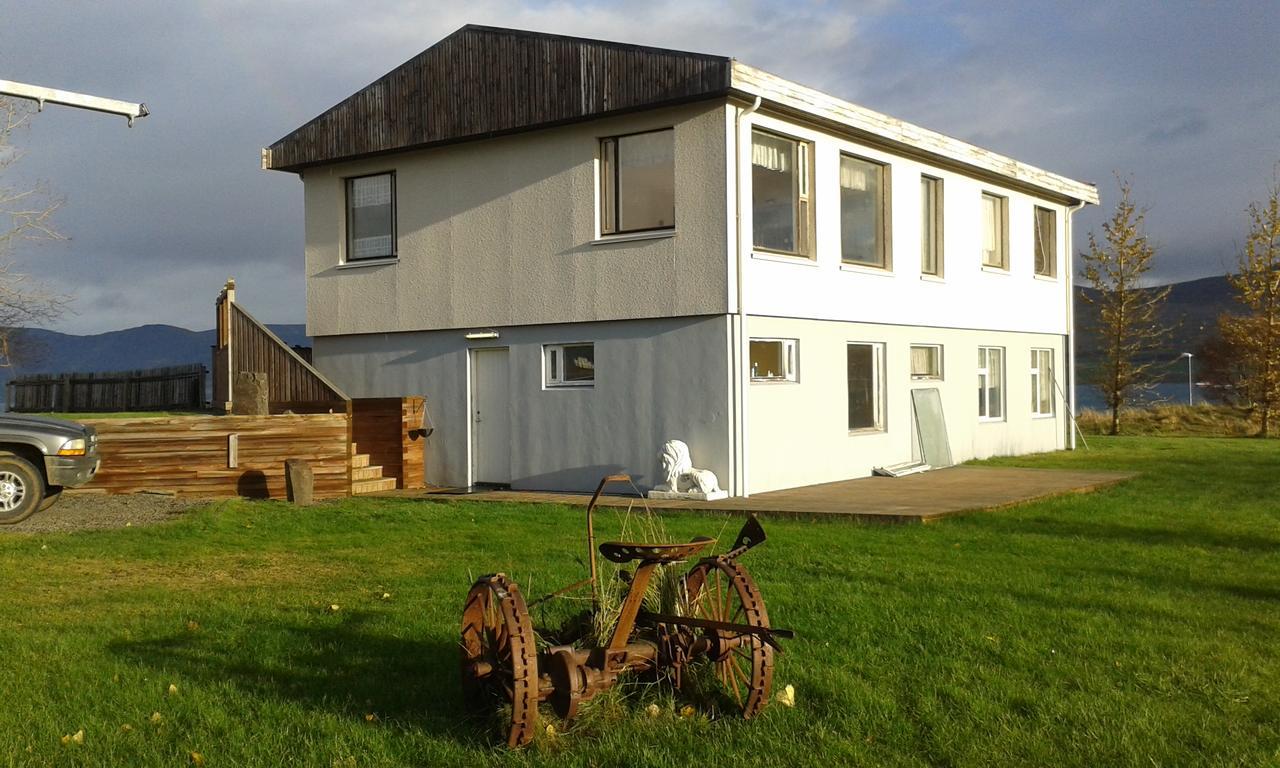 Glaesibaer 2 Guesthouse And Horsefarm Akureyri Exterior foto